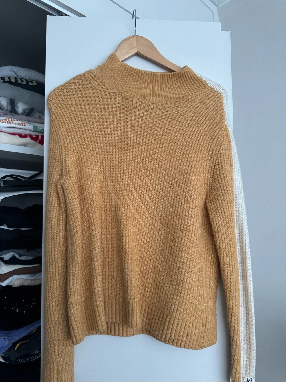 Abercrombie & Fitch mustard yellow and cream striped sweater